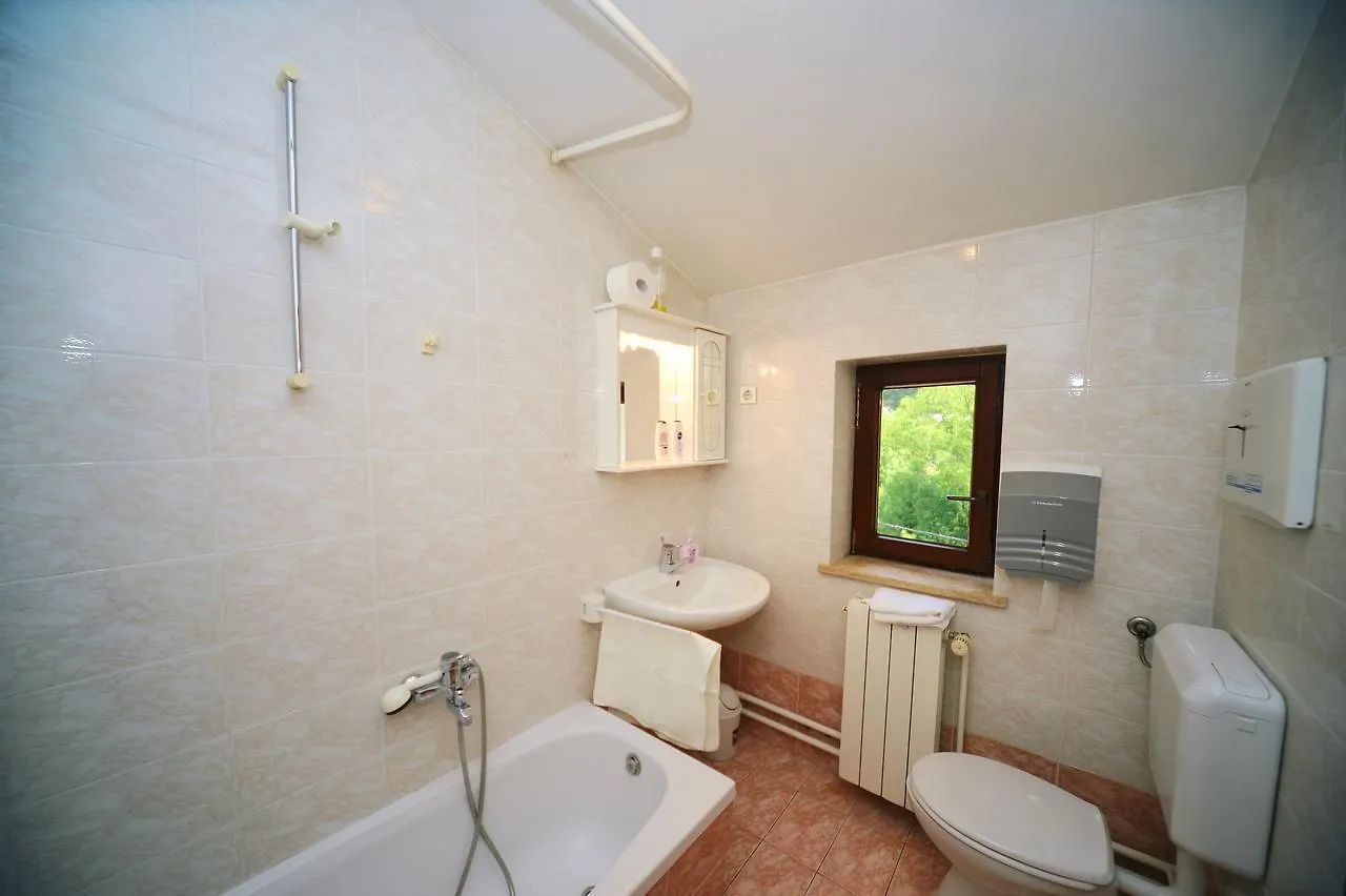 בית הארחה Apartments And Rooms Lago Rupa