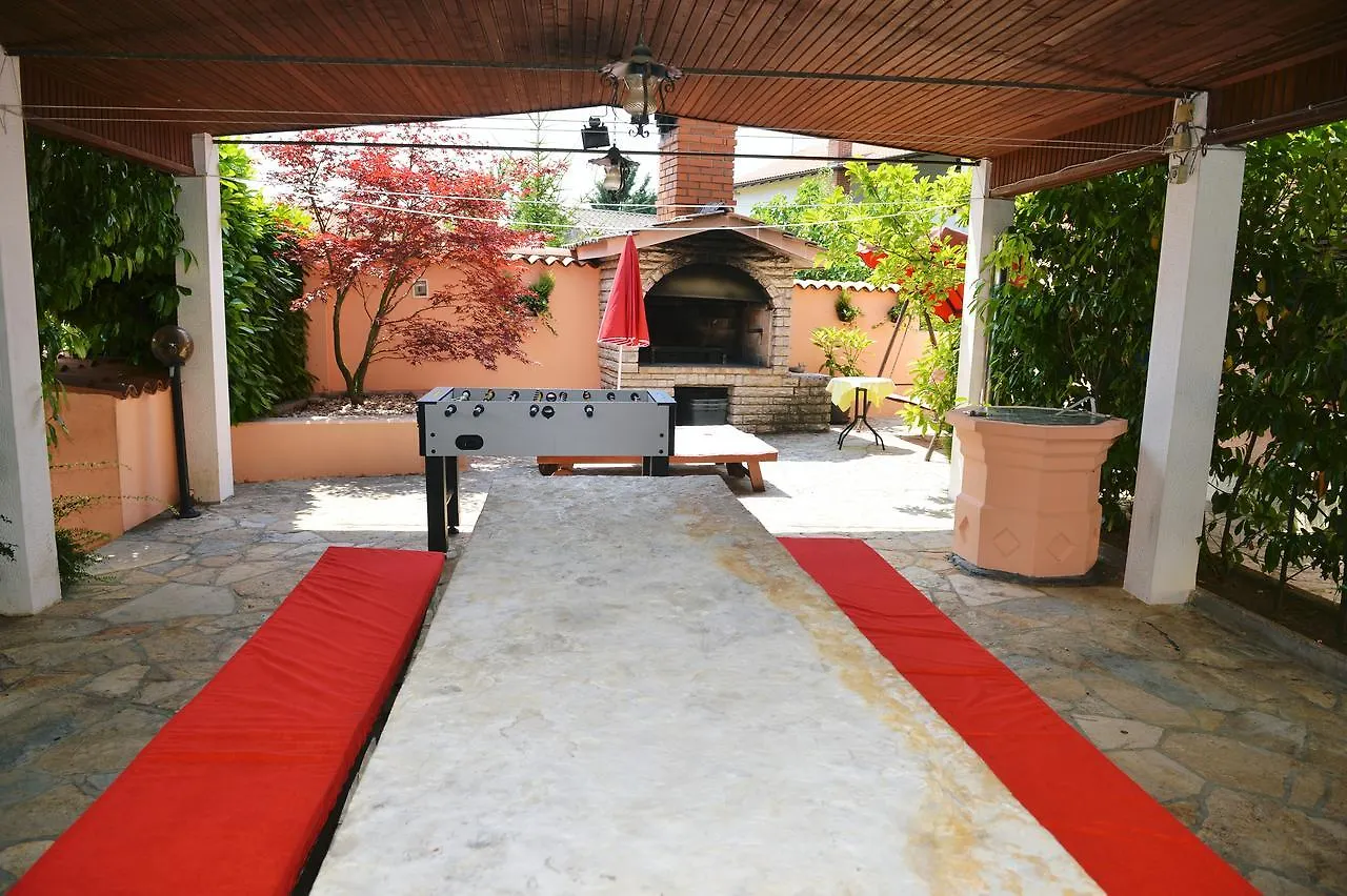 *** בית הארחה Apartments And Rooms Lago Rupa קרואטיה